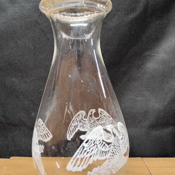 Vintage Etched Eagle Design Glass Oil Lamp Chimney - Picture 7 of 8